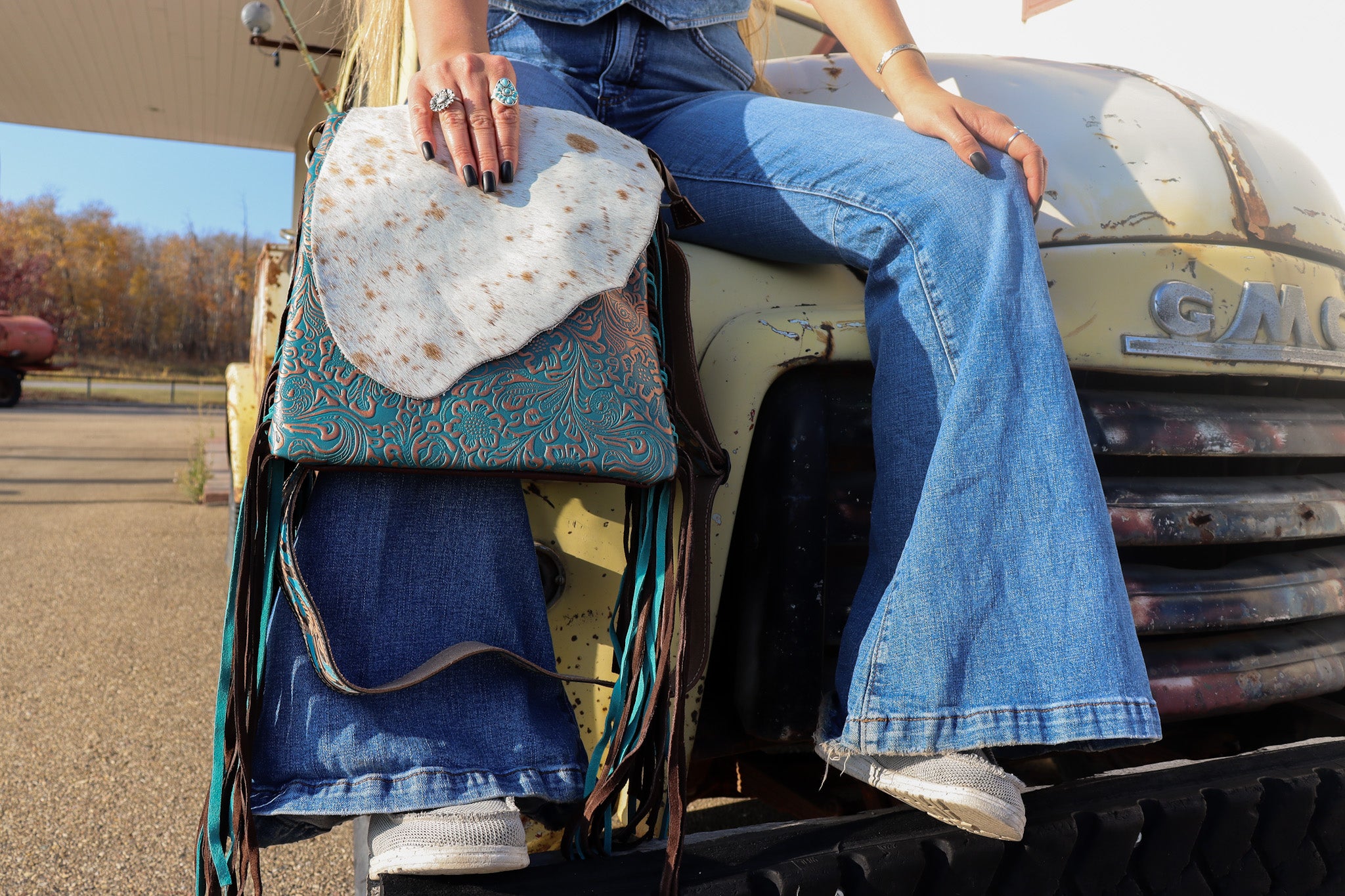 Dapples Fringe Purse